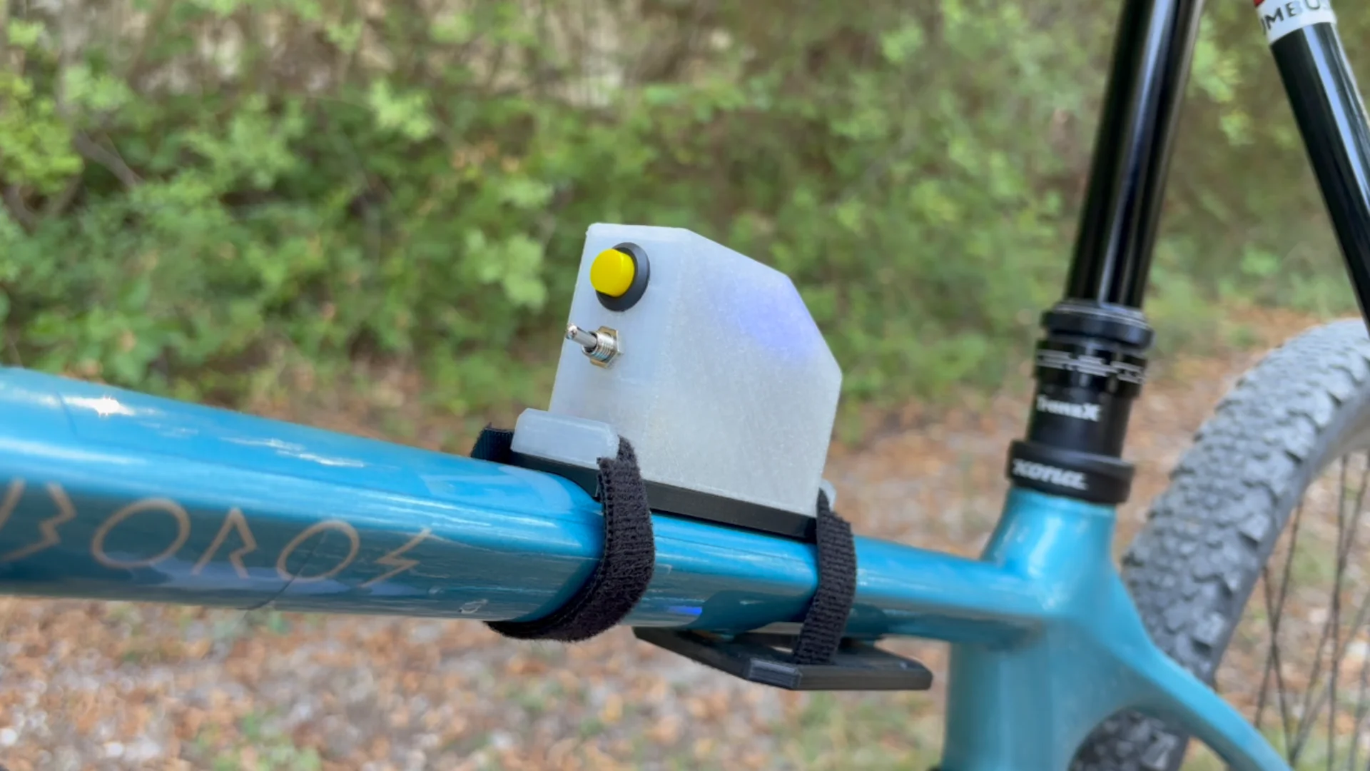 Central Master Unit mounted on top tube